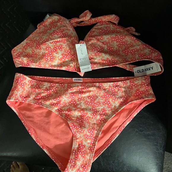 Old navy, sexy, 2 pc bathing suit, size large - Picture 3 of 7